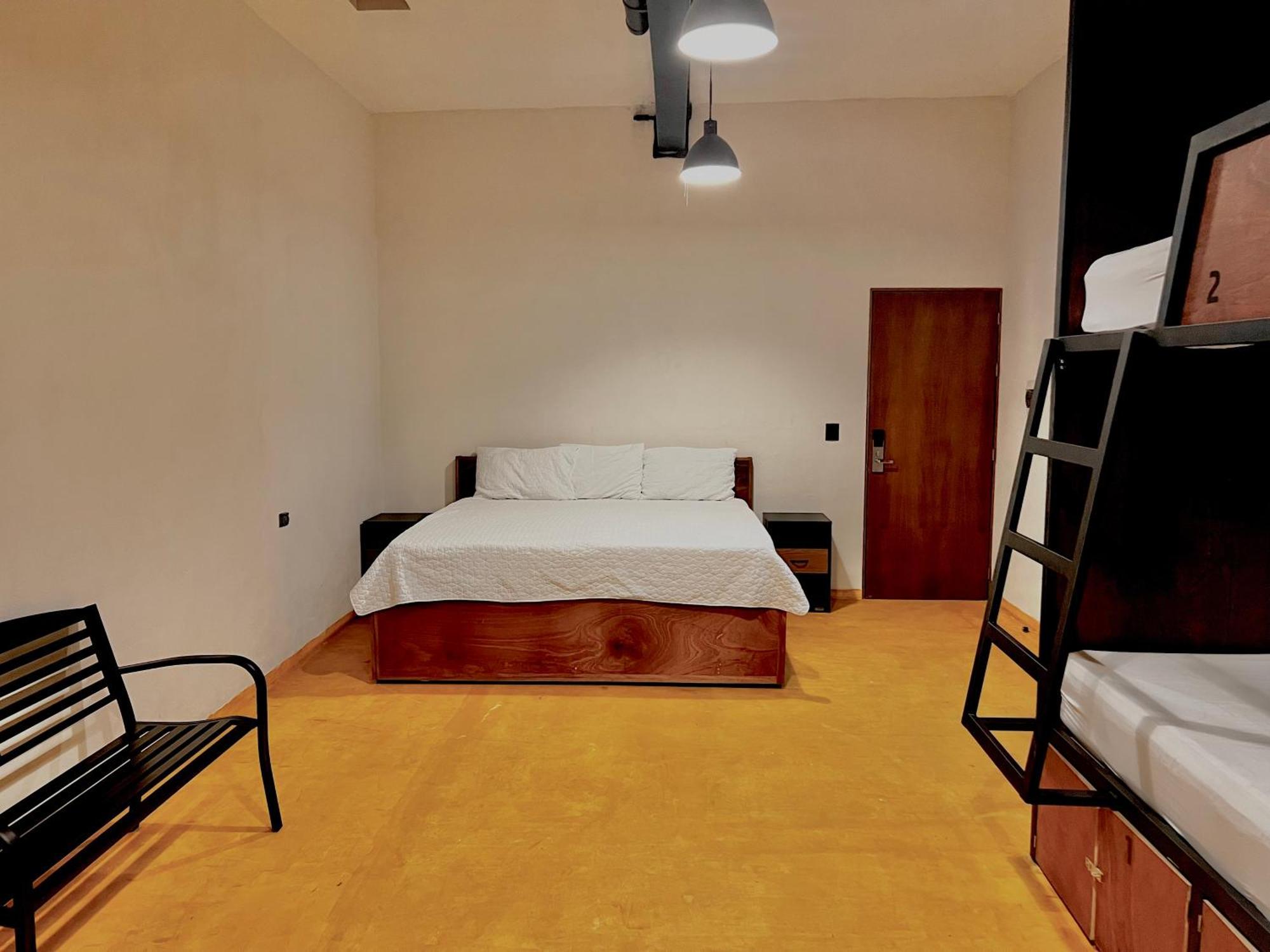Caleta Hostel Rooftop & Pool Cancun Exterior photo